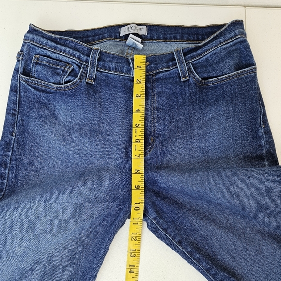 Judy Blue Raw Hem Cuffed Jeans 13/31 - Picture 9 of 10
